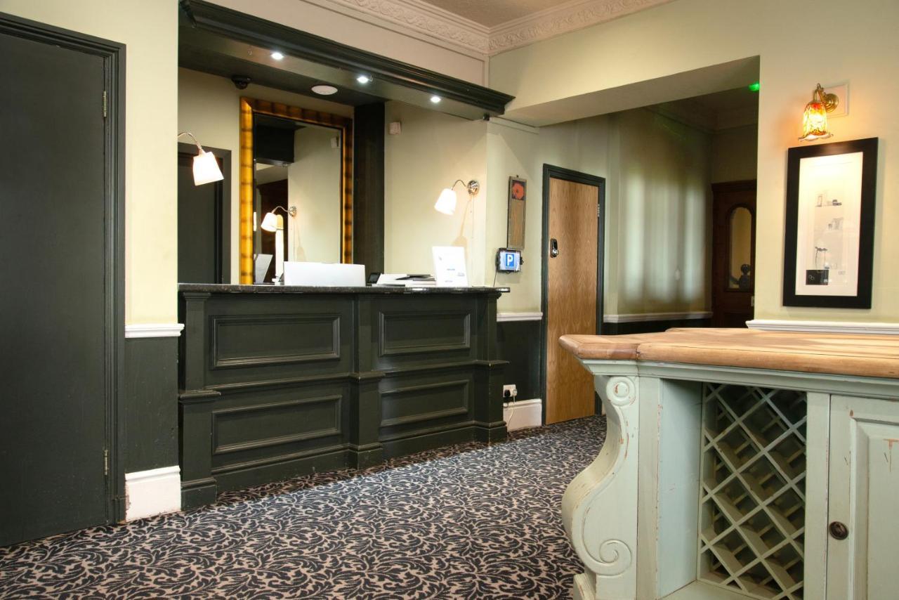 Royal Hotel, Bar & Grill Purfleet Exterior photo